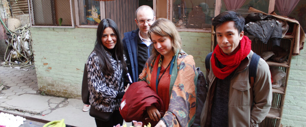 Deltagare från Fair Trade klass 2018/19 på plats i Kathmandu. Från vänster till höger: Cristina Romero, Fredrik Blom, Madalina Andreasson och Vinh Hoang. Foto: Thomas Ericsson