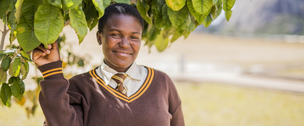 Tadiwa fick komma tillbaka till skolan tack vare insatser av IMs partner i Zimbabwe. Foto: Malin Kihlström.
